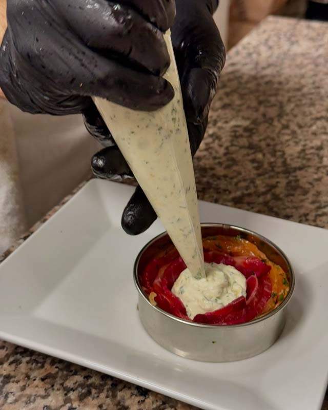 Préparation d'un dessert fait maison Dijon